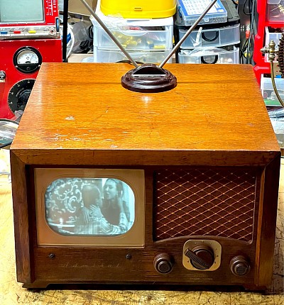 1948 Admiral TV model 19A-15