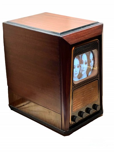 1948 Sentinel 7” Tube TV, wooden cabinet
