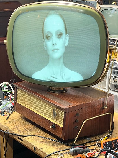 Philco princess “Holiday” 21” Tube TV